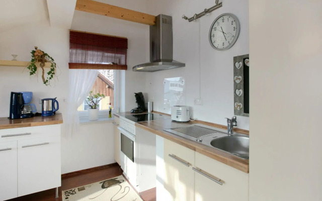 Sunny Terrace Apartment