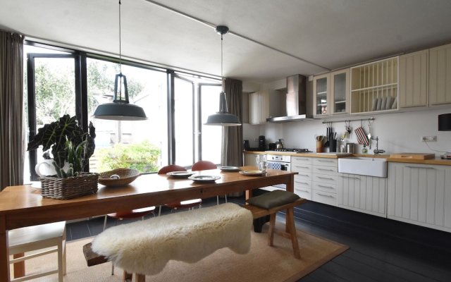 Beautiful Apartment in Amsterdam Netherlandes in a canal house