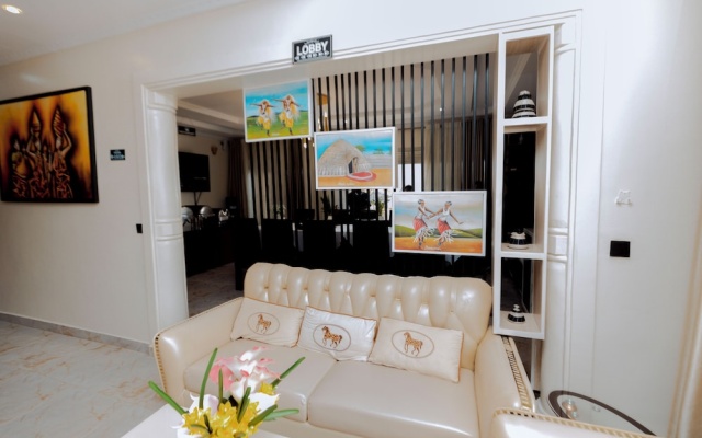One Click Cozy Suites