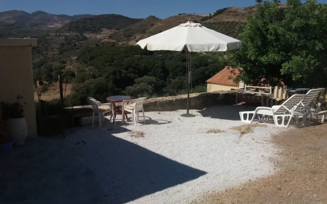 Tsikalaria Traditional Stone House