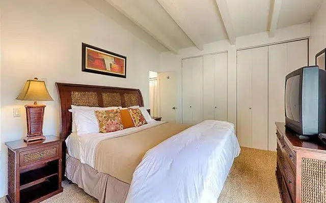Rosemont Duplex (upper level)