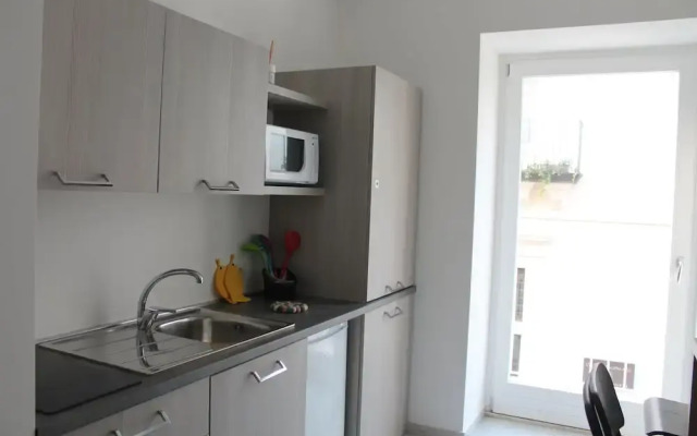 Destefano Central Apartment with Balcony