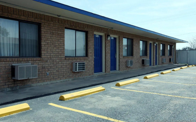 Americas Best Value Inn Comanche