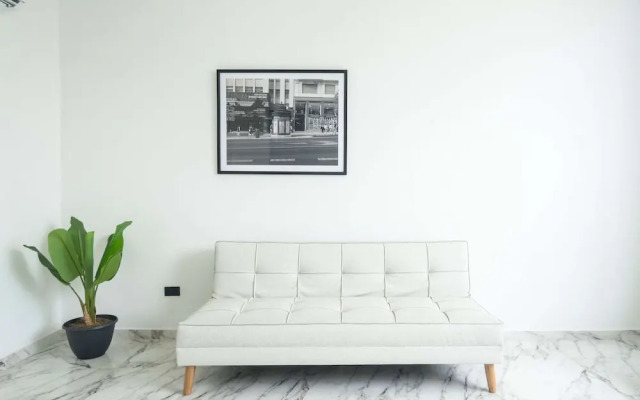 w Radiant 1BR w AC Near Ciudad Amurallada