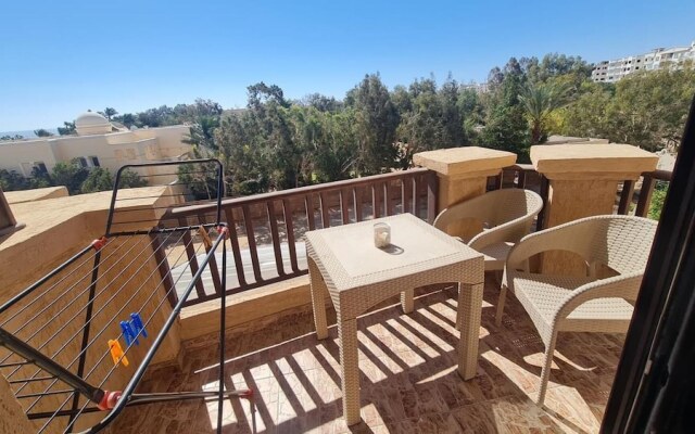 Sunny Sea Side View Apartment