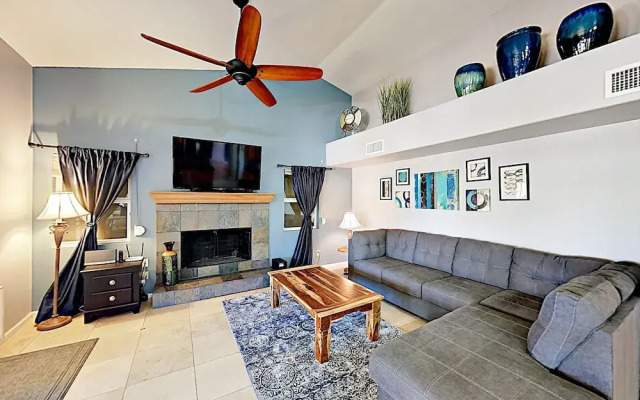 747 Phoenix - 4 Br Home