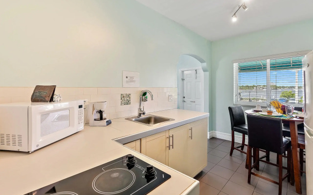 Hollywood Beachside Boutique Suites