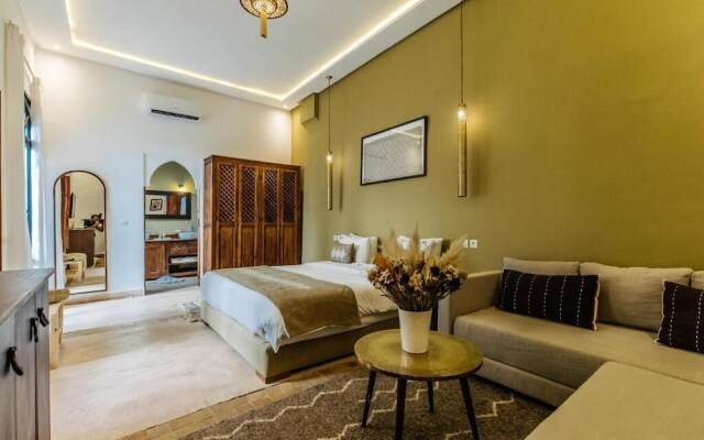 Riad NayaNour