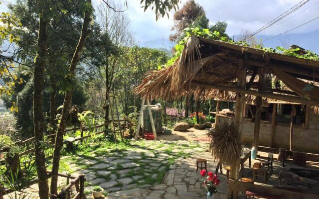 Sapa Jungle Pub  Homestay