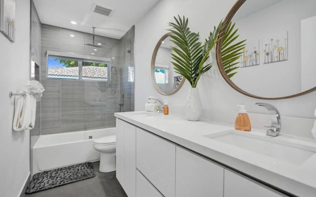 6BR Oasis with Heated Pool & Gameroom