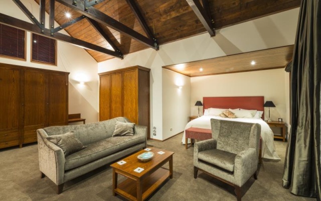 Tin Tub Luxury Lodge – Guest Rooms – Wanaka