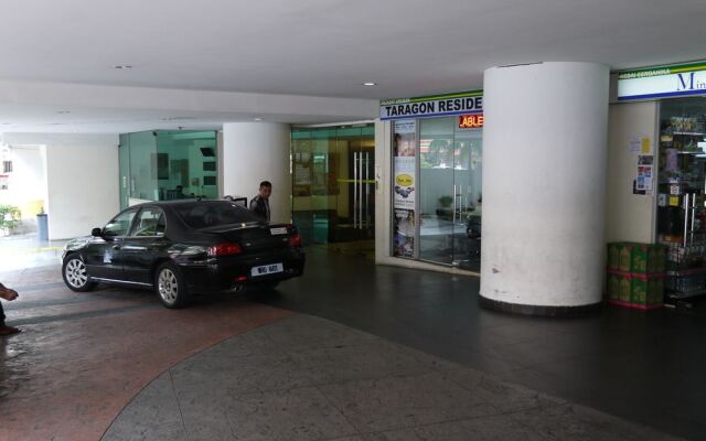 Luxury Service Suite At Taragon KL