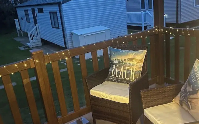 Seaside Escape - Cayton Bay Cabin