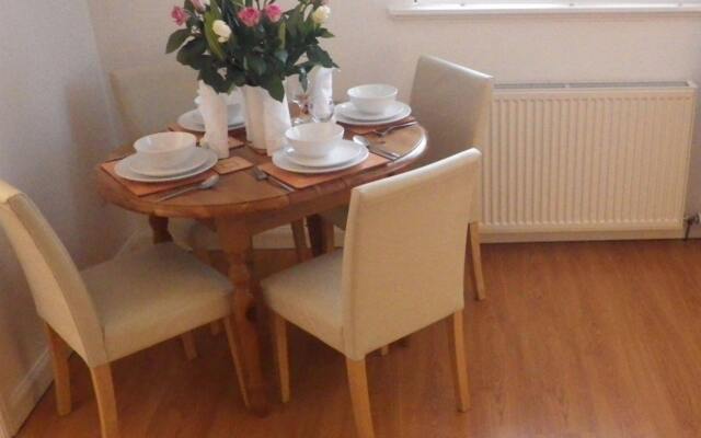 Ladyknowe Apartment