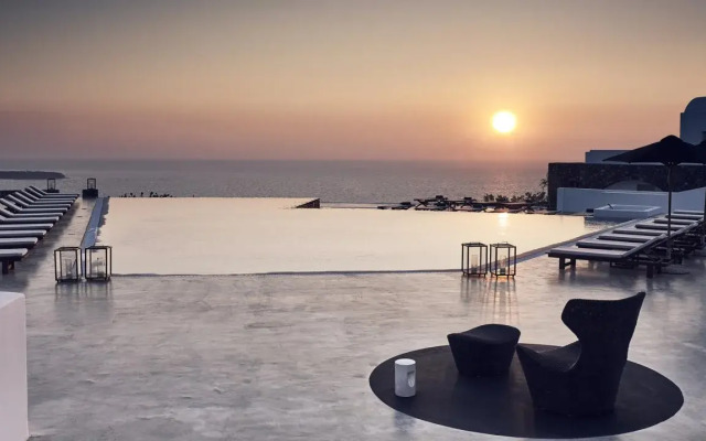 Santo Pure Oia Suites and Villas