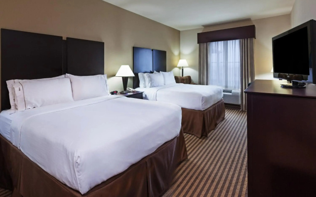 Holiday Inn Express Hotel & Suites Brady by IHG