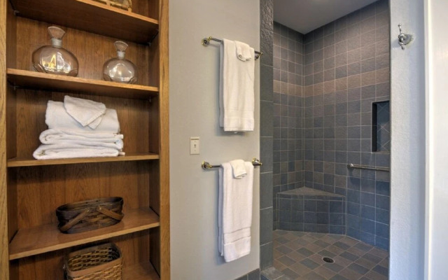 Lake Serenity - 6 Br Home