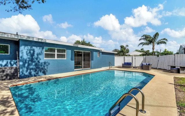 Sunshine Villa w/ Private Pool