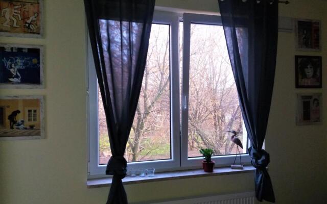 Jugoslowianska "Banksy" Apartment