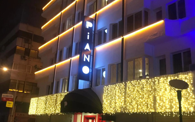 Piano Hotel