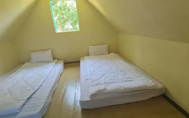 Plankton Bungalow and Camping