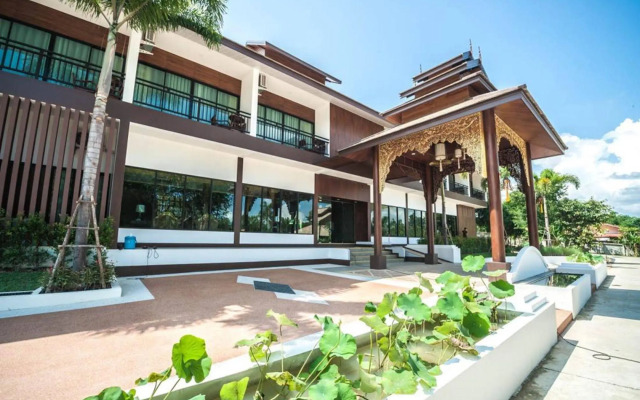 Moon Terrace Resort & Hotel