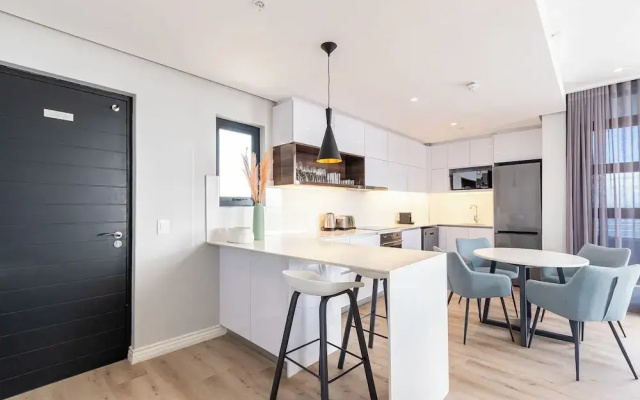 16 On Bree Superior Apartment