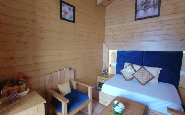 Rooftop Cottages & Restaurant Pangot