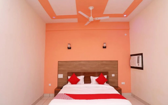 Hotel Almond Leaf By OYO Rooms