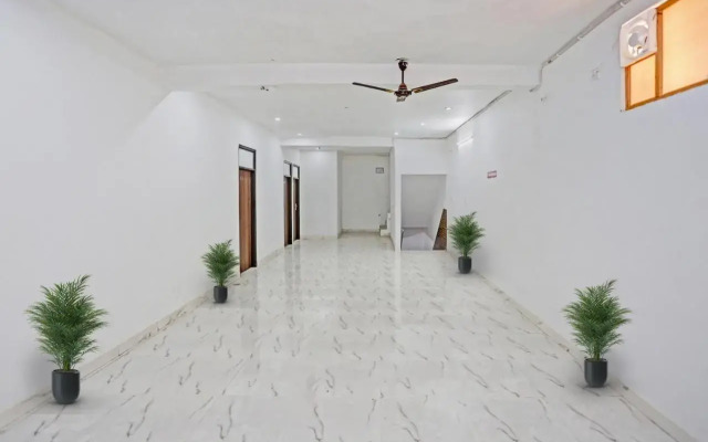 OYO Hotel Nirvan Near Jahangirpuri Metro Station