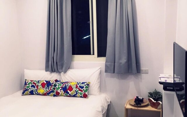 Fengjia Base14 Hostel