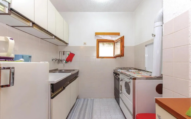 Nice Home in Breze With Wifi and 2 Bedrooms