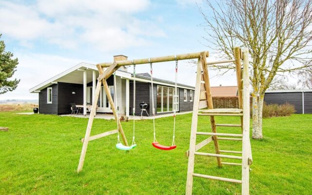 8 Person Holiday Home in Ebeltoft-by Traum