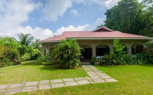 Villa Rafia Guesthouse