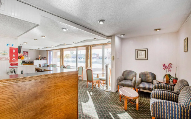 Econo Lodge Sequoia Area