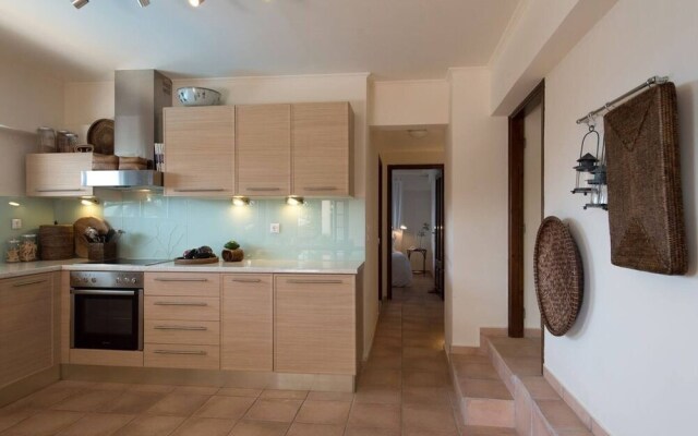 Luxury Seaview Apartment, 60sec Walk To Beach!