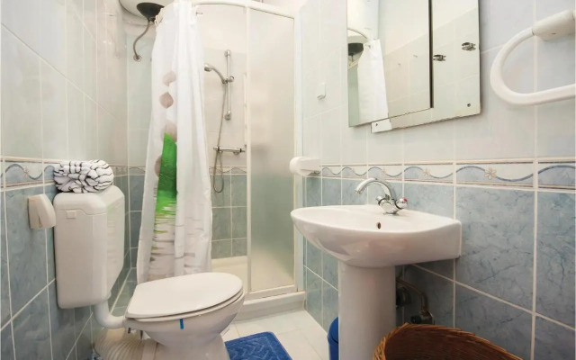 Three-Bedroom Apartment in Brodarica
