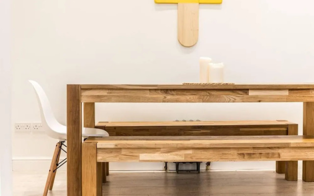 Spectacular 4BR Townhouse in Georgian Quarter, free parking