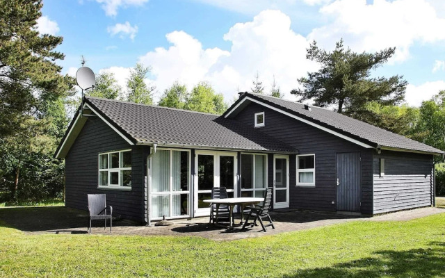 8 Person Holiday Home in Albaek