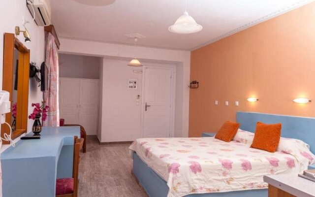 Avraki Rooms & Studios