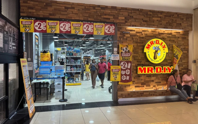 JB City Shopping Mall Apartment