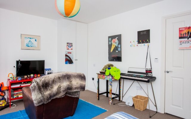 Wonderful 4 Bedroom Home In Kensal Rise