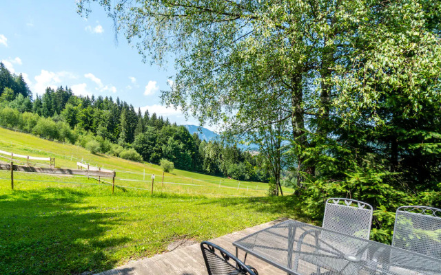 Spacious Chalet near Ski Slopes in Worgl