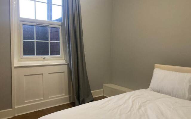 Three Bed Two Bath Apartment in London