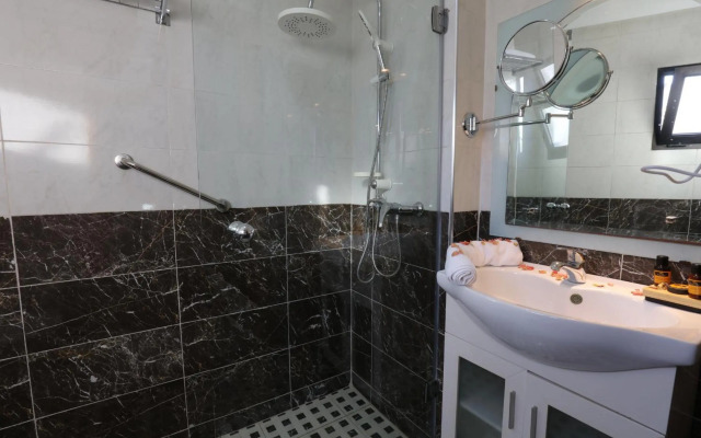 Silver Suites Hotel & Spa