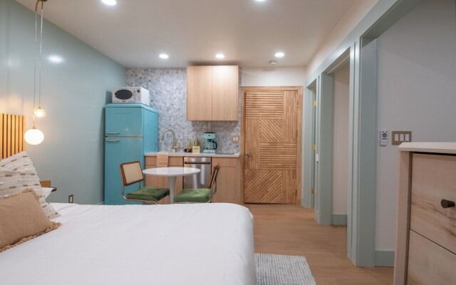 Boardwalk Hotel: Bikes, Boards & Beach Gear Included