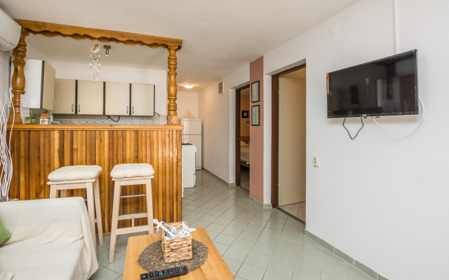 Apartment Jelena 50m From The Beach