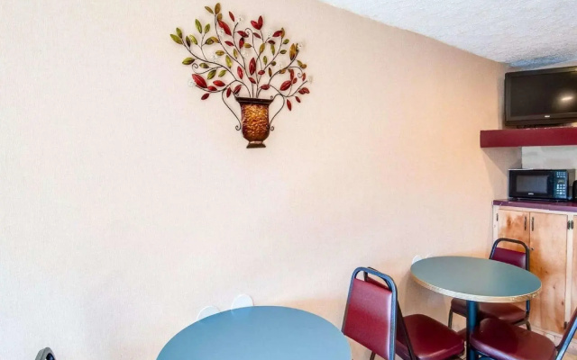 Rodeway Inn