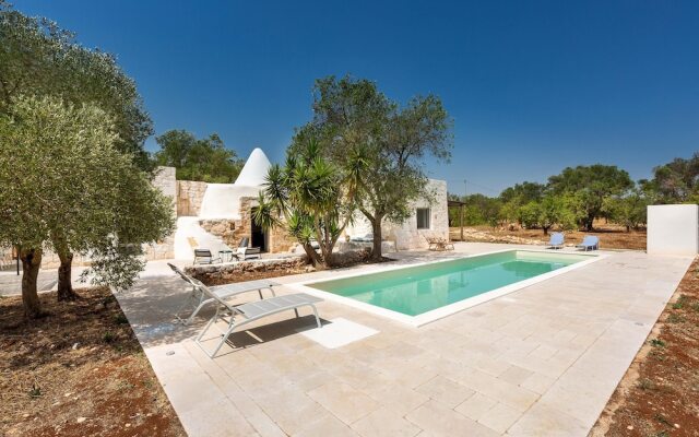 2499 Trulli La Meringa by Perle di Puglia