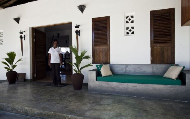 Raha Lodge